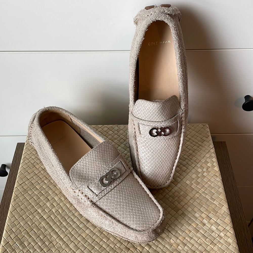 Cole Haan Shelby Logo II Beige Suede Driver Loafer 7.5 US